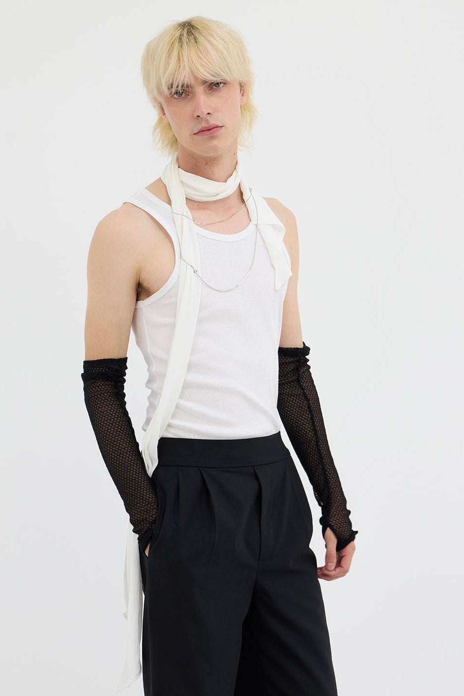 ARMS LENGTH IN FACET, AW26