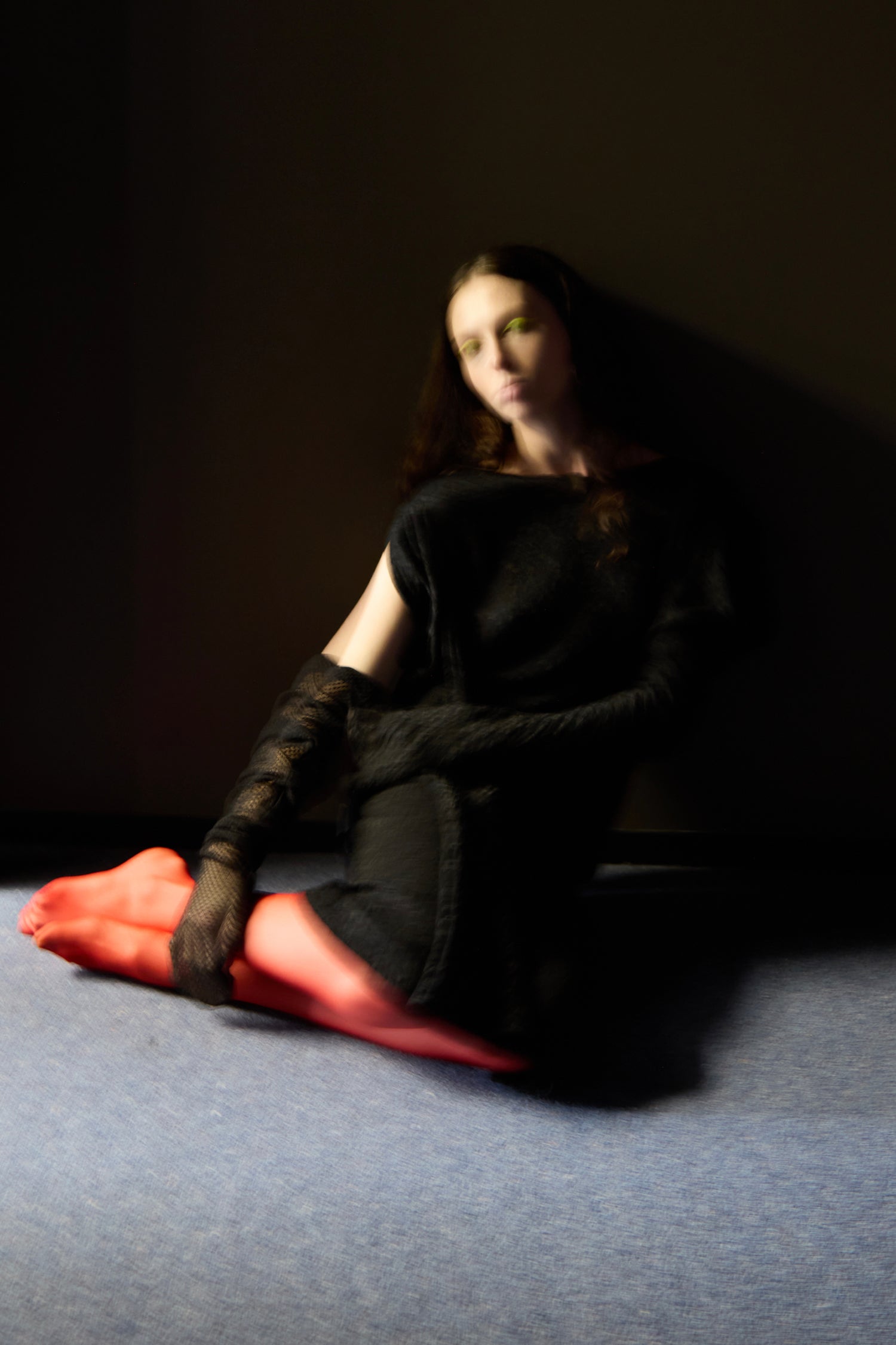 ARMS LENGTH IN FACET, AW26