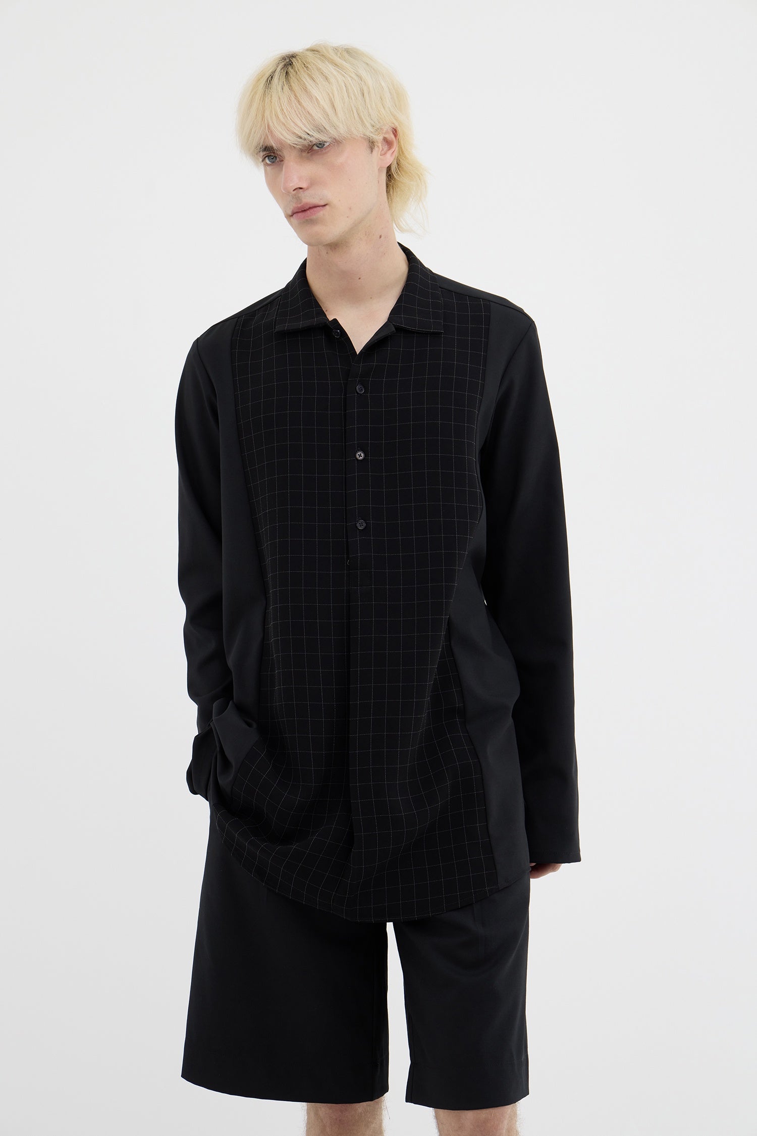 ASSOCIATE IN SUITBLACK, AW26