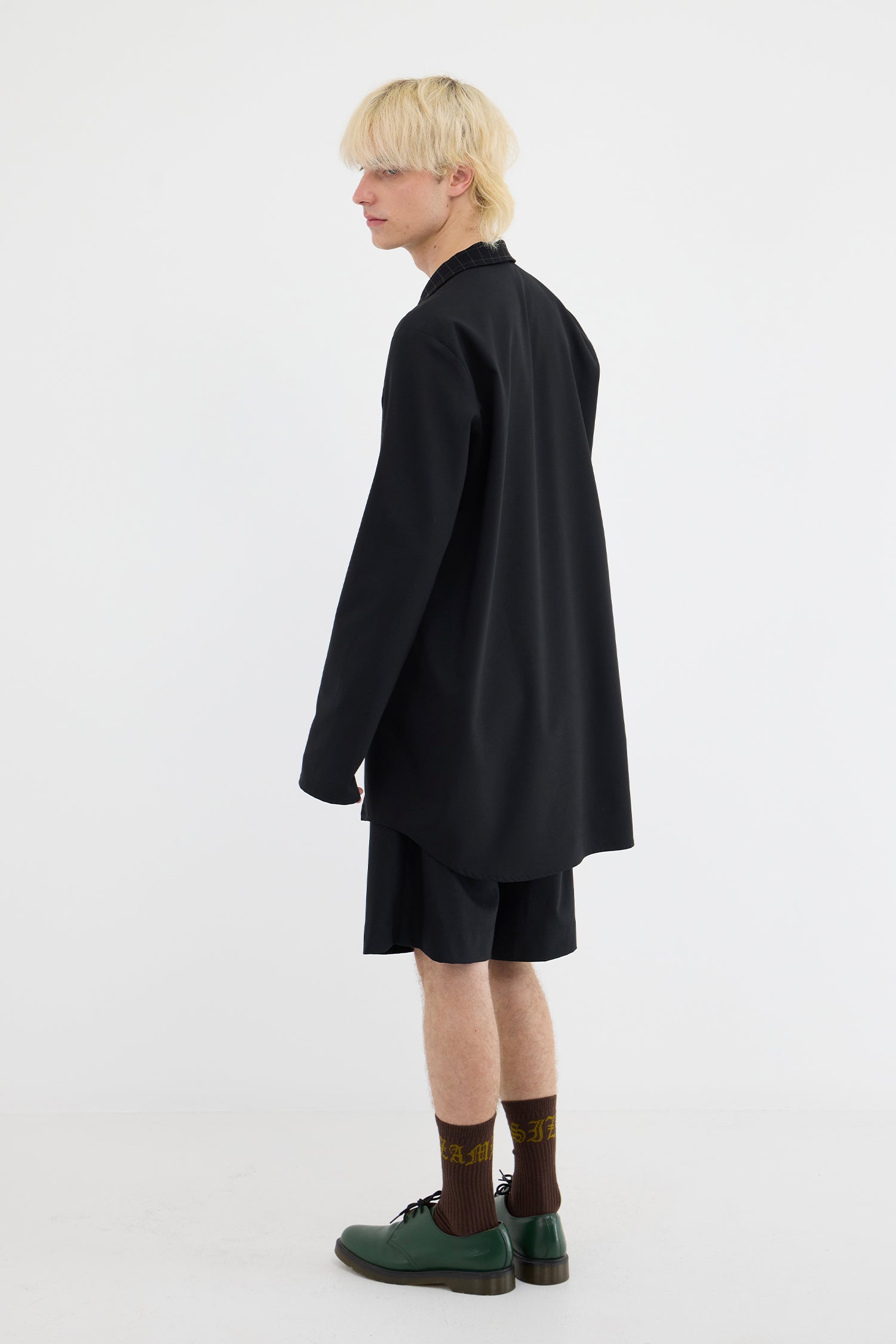 ASSOCIATE IN SUITBLACK, AW26