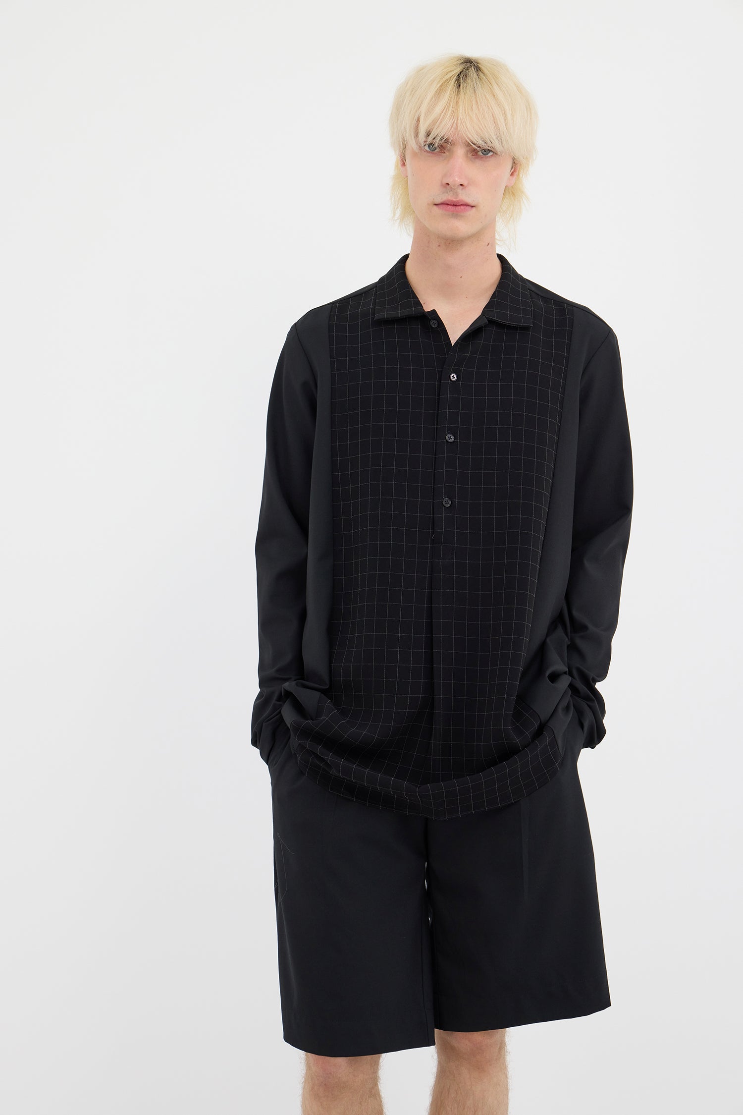 ASSOCIATE IN SUITBLACK, AW26