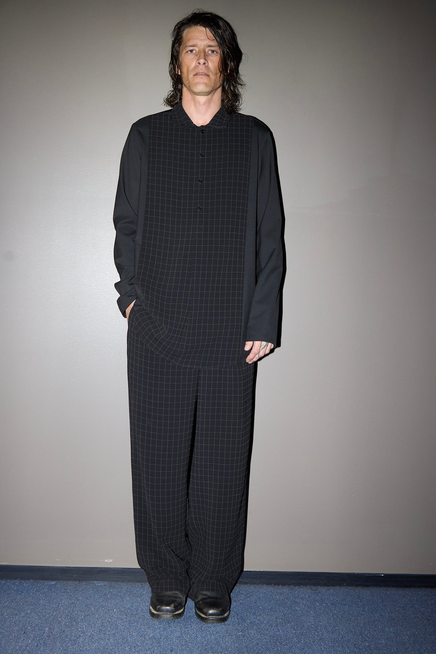 ASSOCIATE IN SUITBLACK, AW26