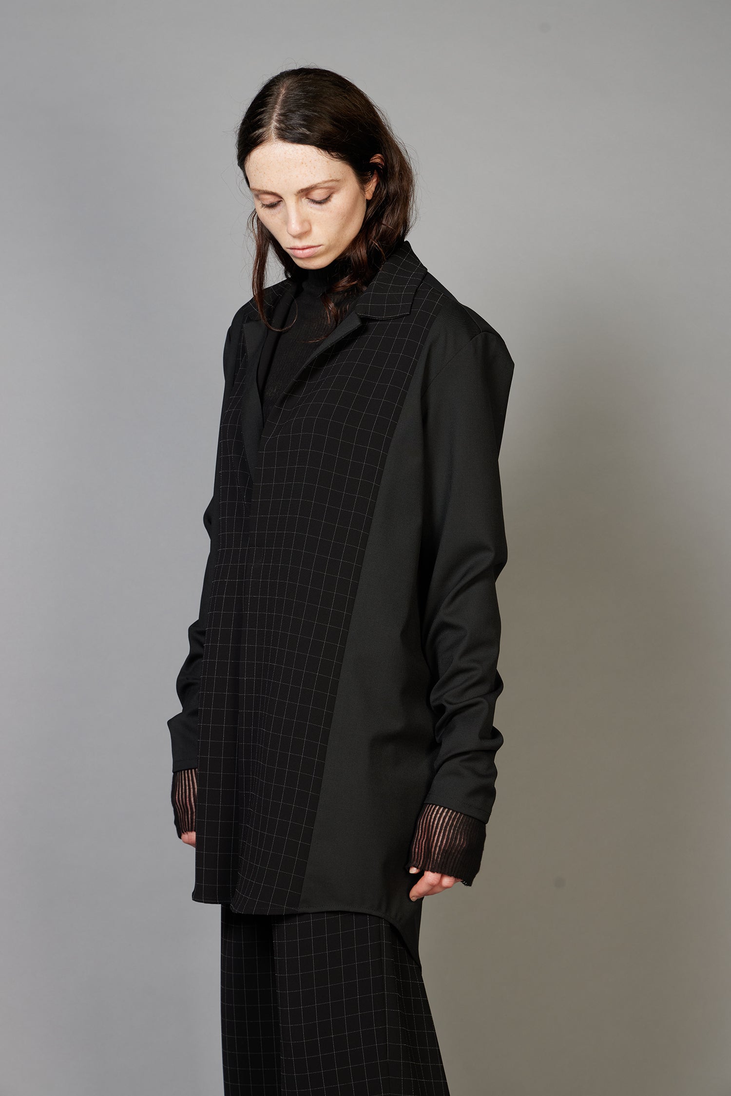 ASSOCIATE IN SUITBLACK (UNISEX), AW26