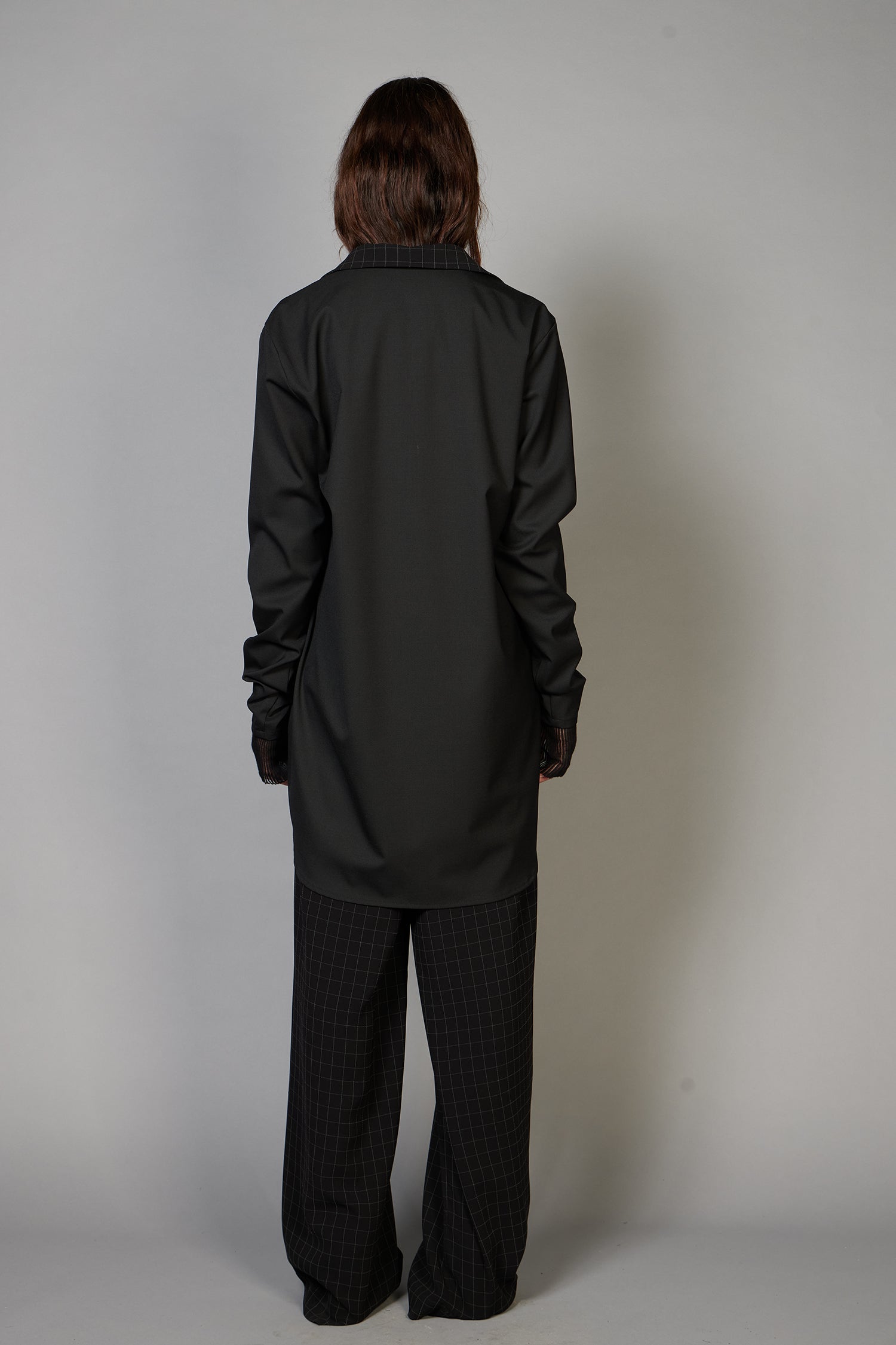 ASSOCIATE IN SUITBLACK (UNISEX), AW26
