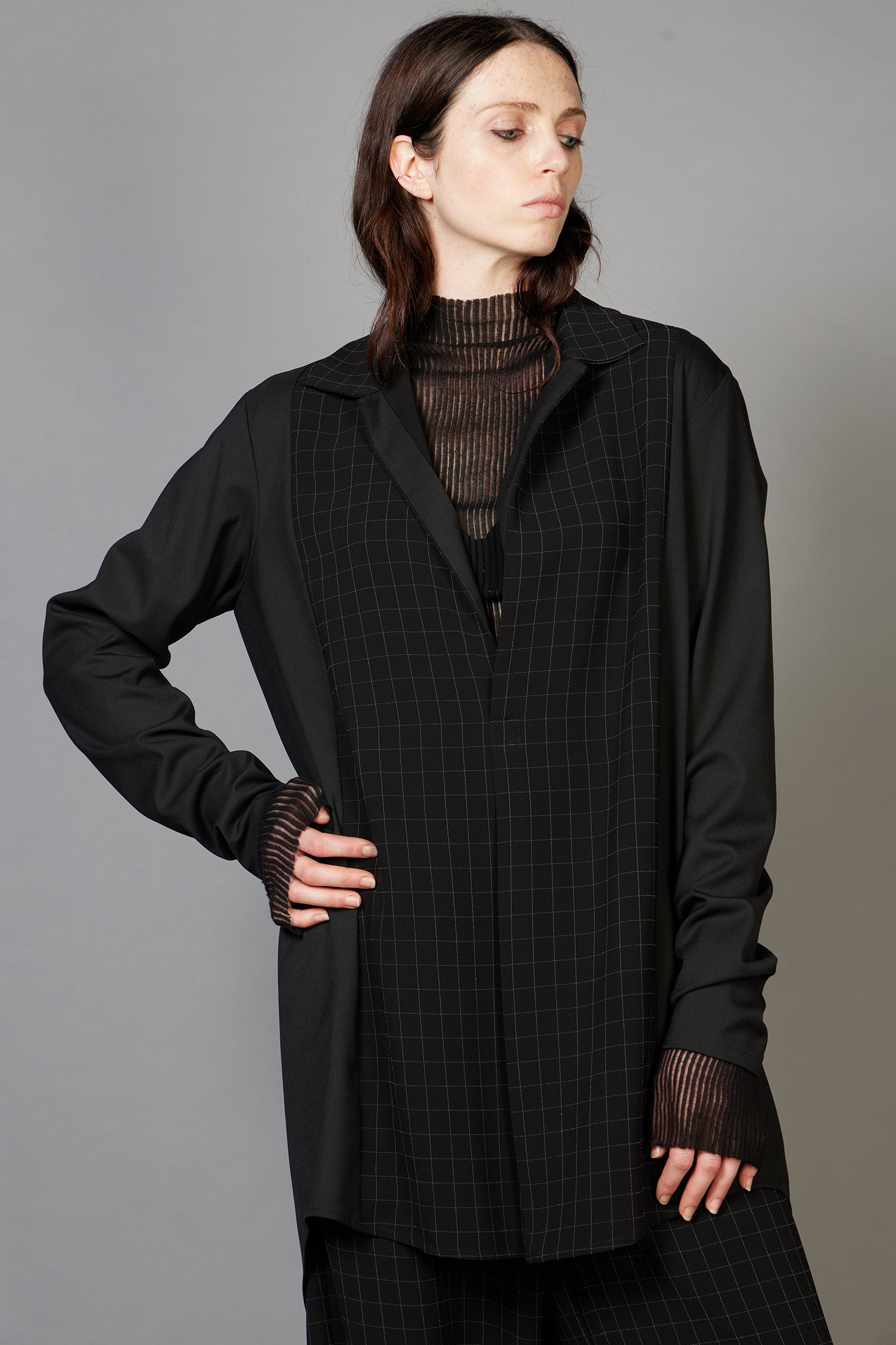 ASSOCIATE IN SUITBLACK (UNISEX), AW26