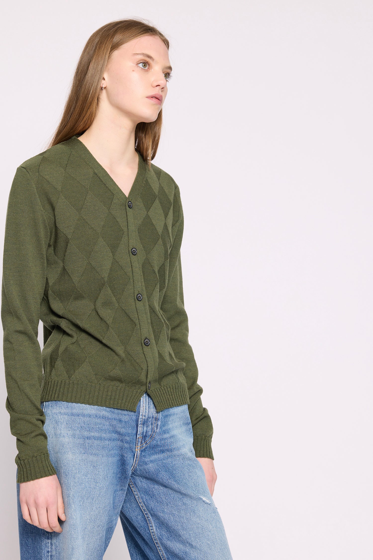 DIAMOND MERINO CARDI IN OLIVE, AW26