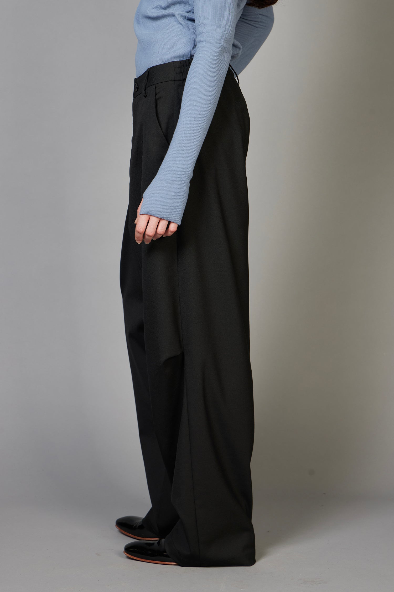 DROPOUT TROUSER IN SUITBLACK(UNISEX), AW26