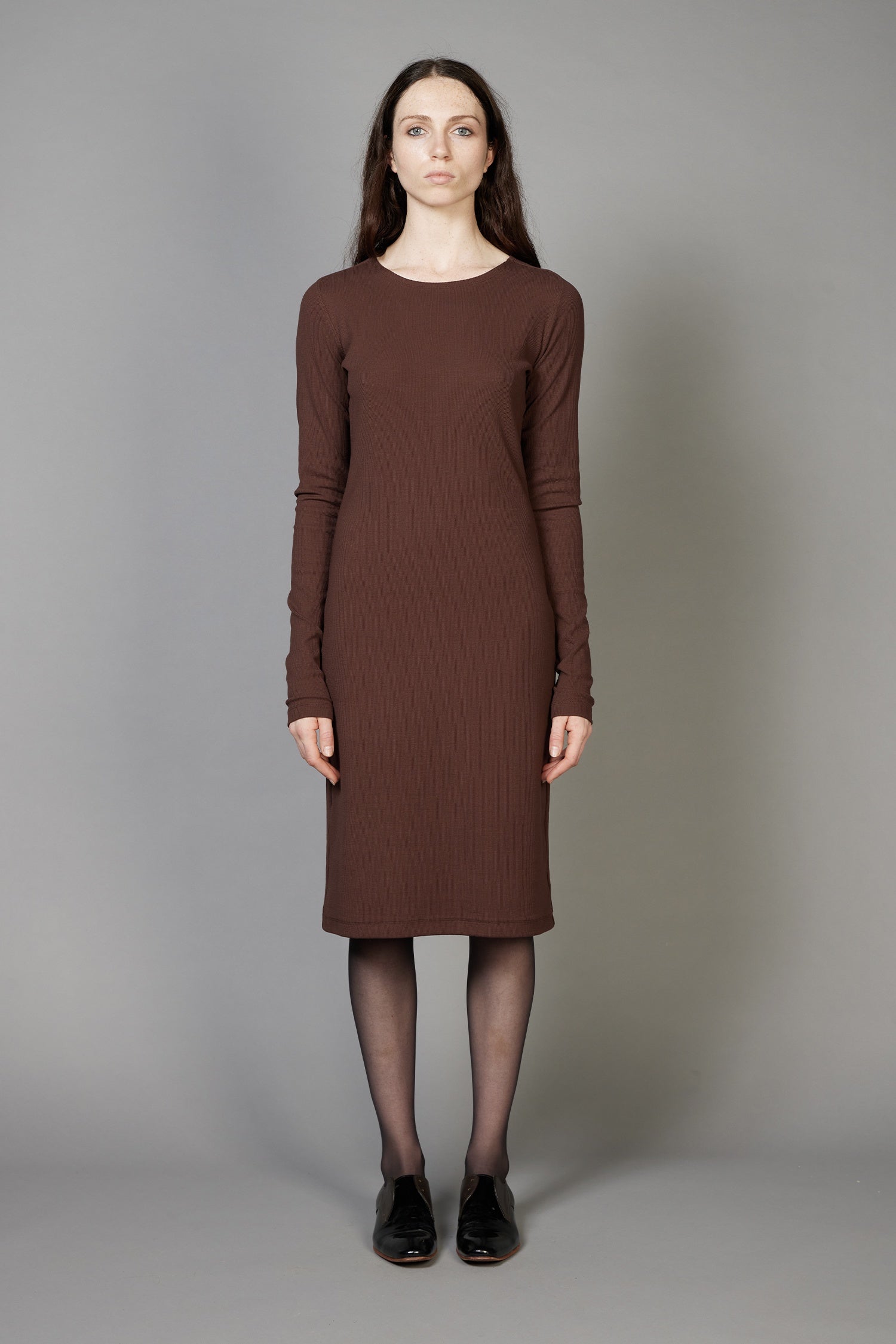 FIGURINE IN BROWN,AW26