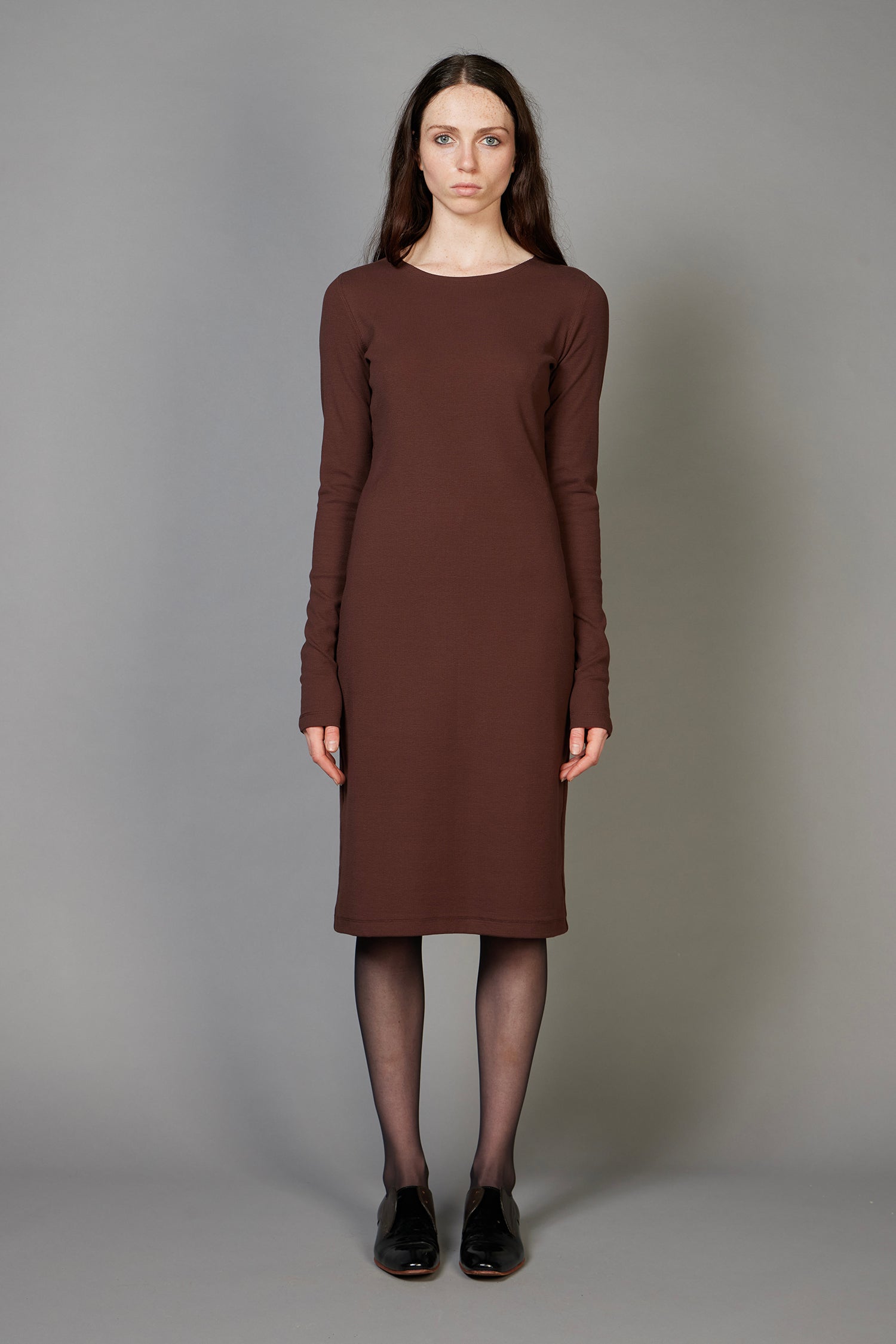 FIGURINE IN BROWN,AW26
