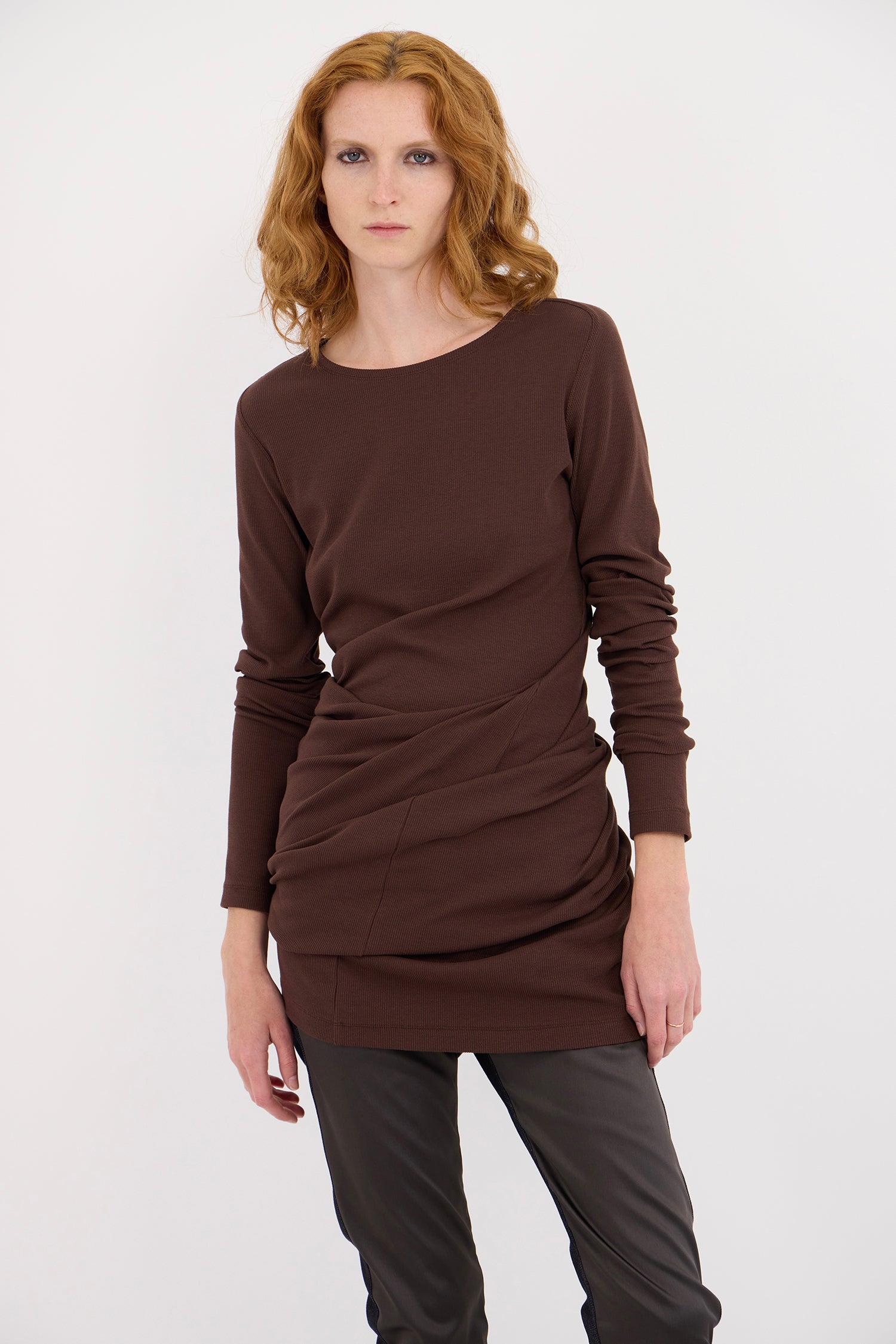 FIGURINE IN BROWN,AW26