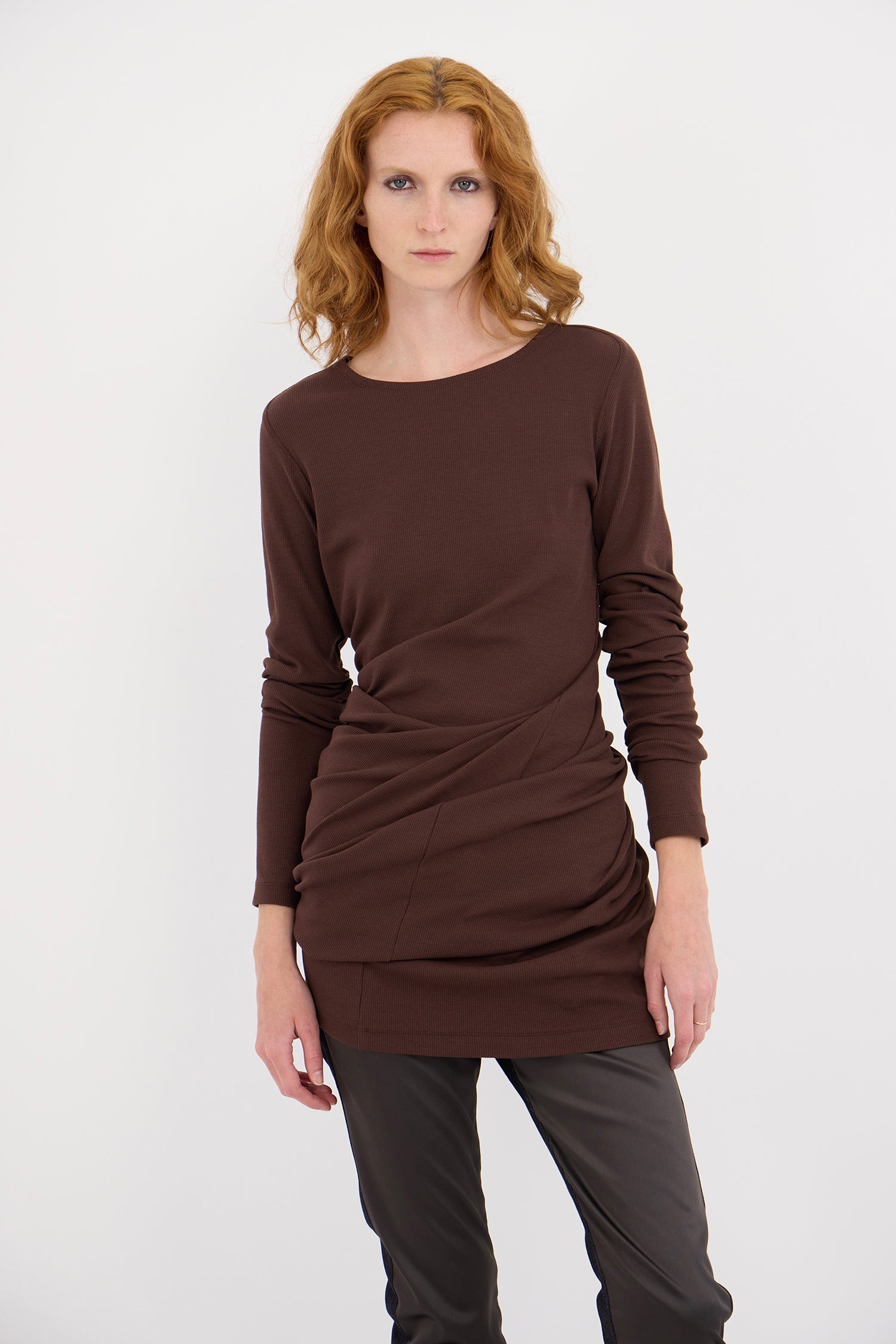 FIGURINE IN BROWN,AW26