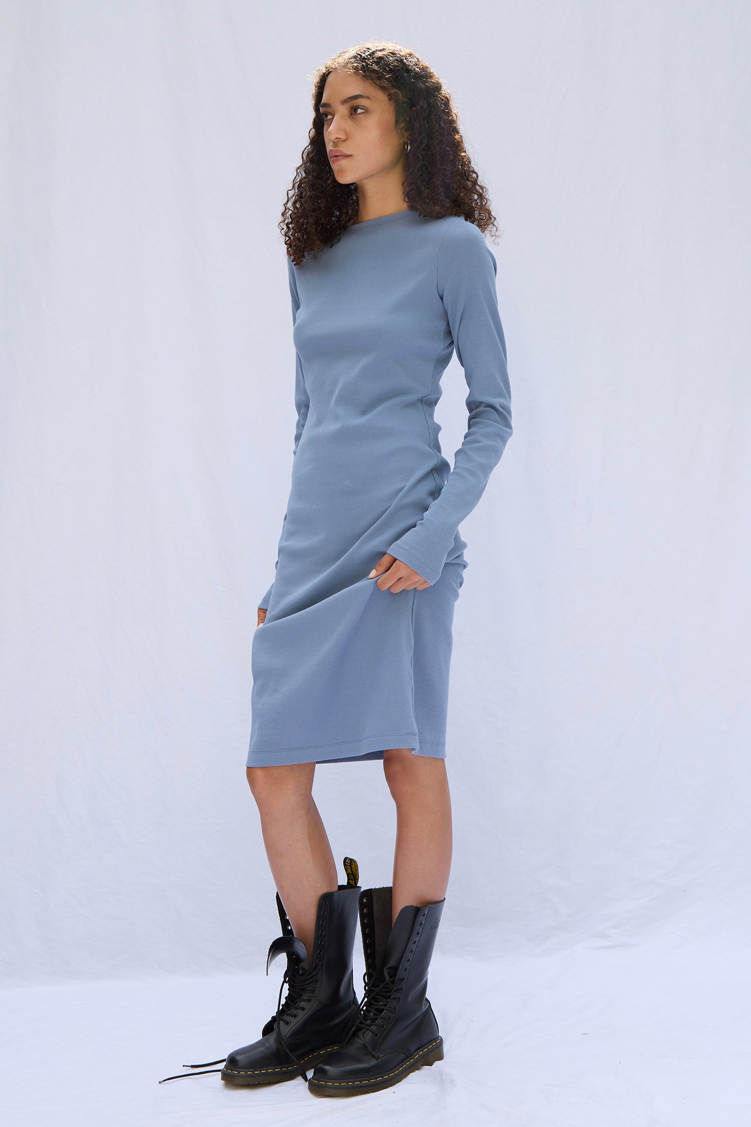FIGURINE IN BLUE, AW26