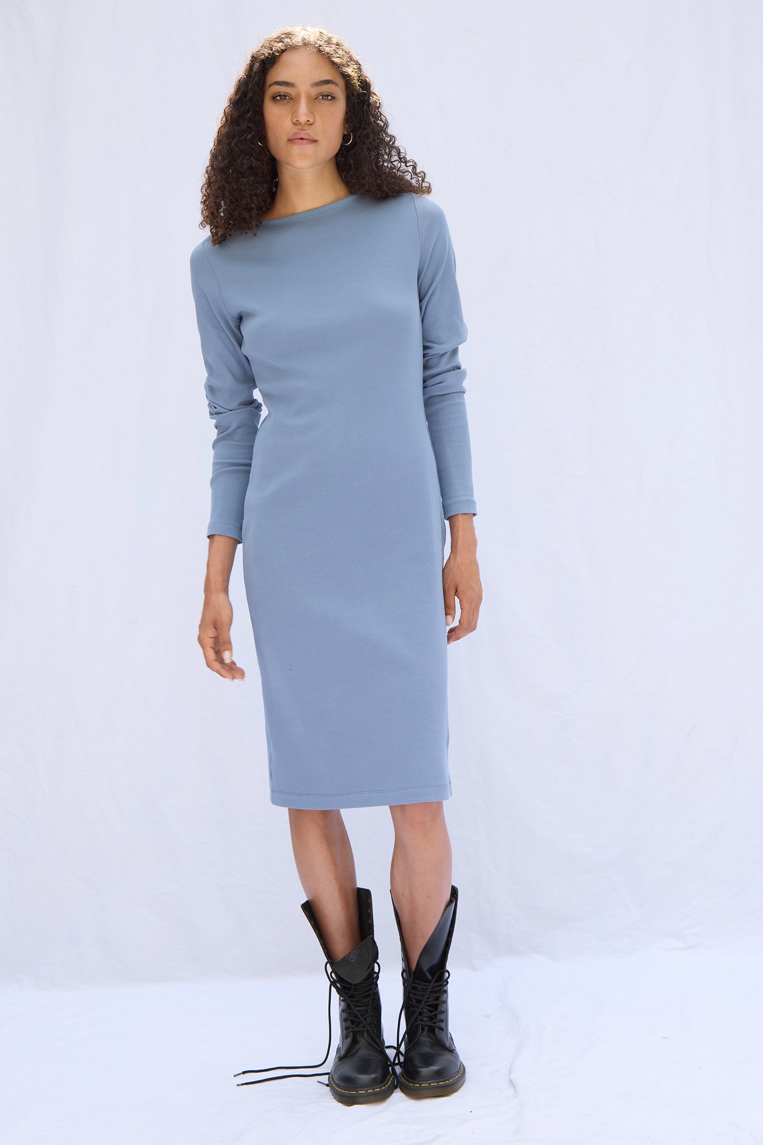 FIGURINE IN BLUE, AW26