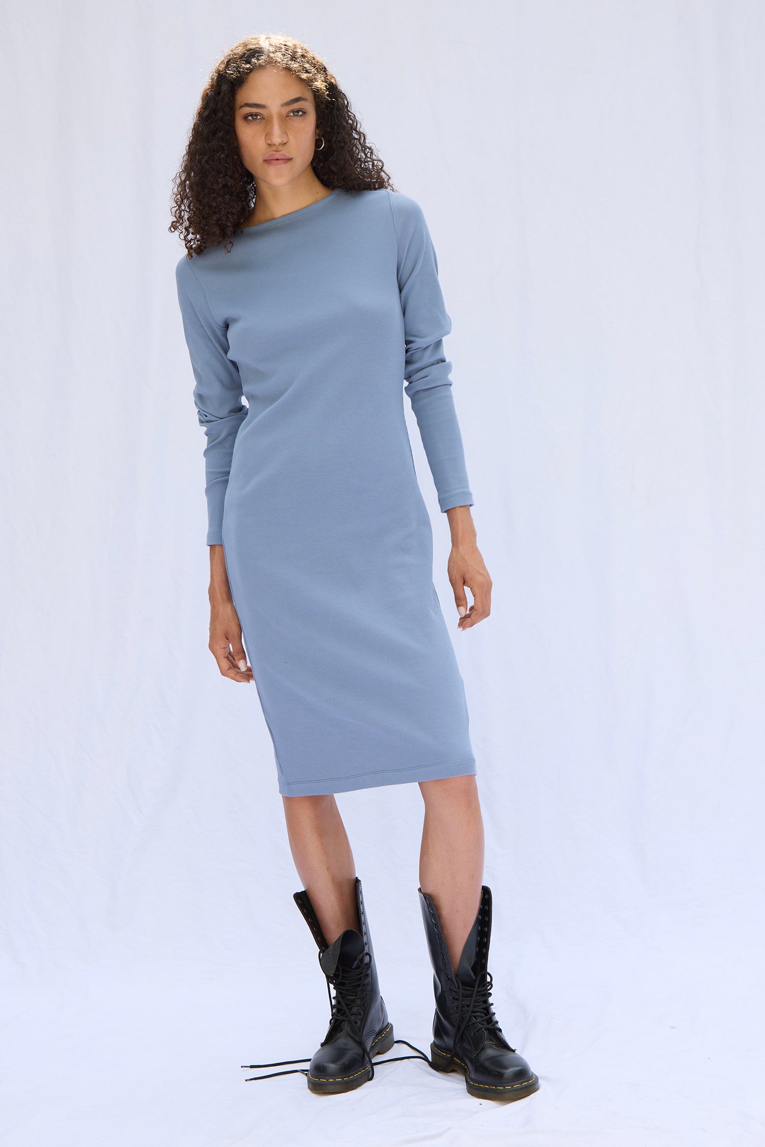 FIGURINE IN BLUE, AW26