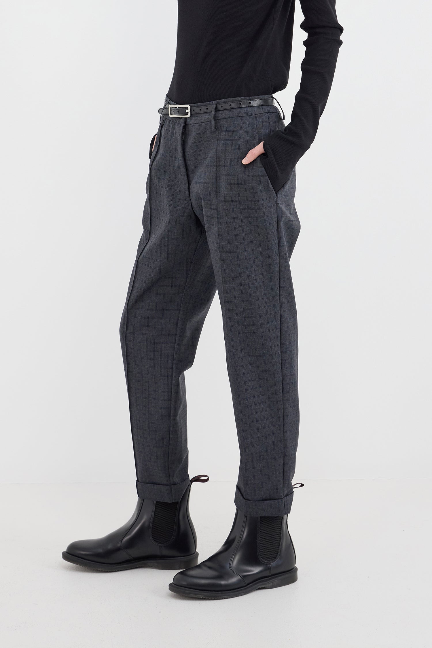 INTERVIEW IN GRAYCHECK, AW26