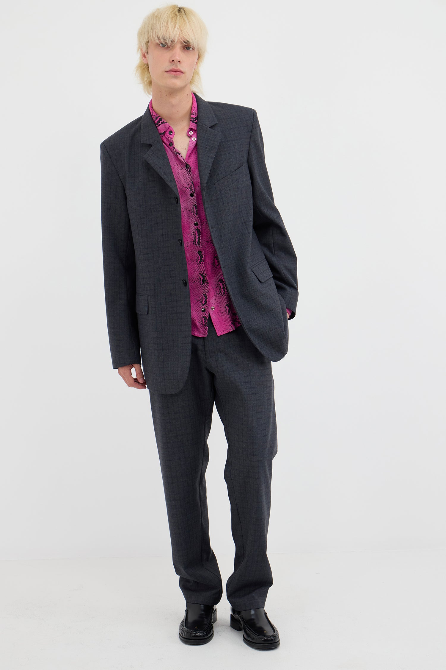 THE AUTEUR IN GRAYCHECK, AW26