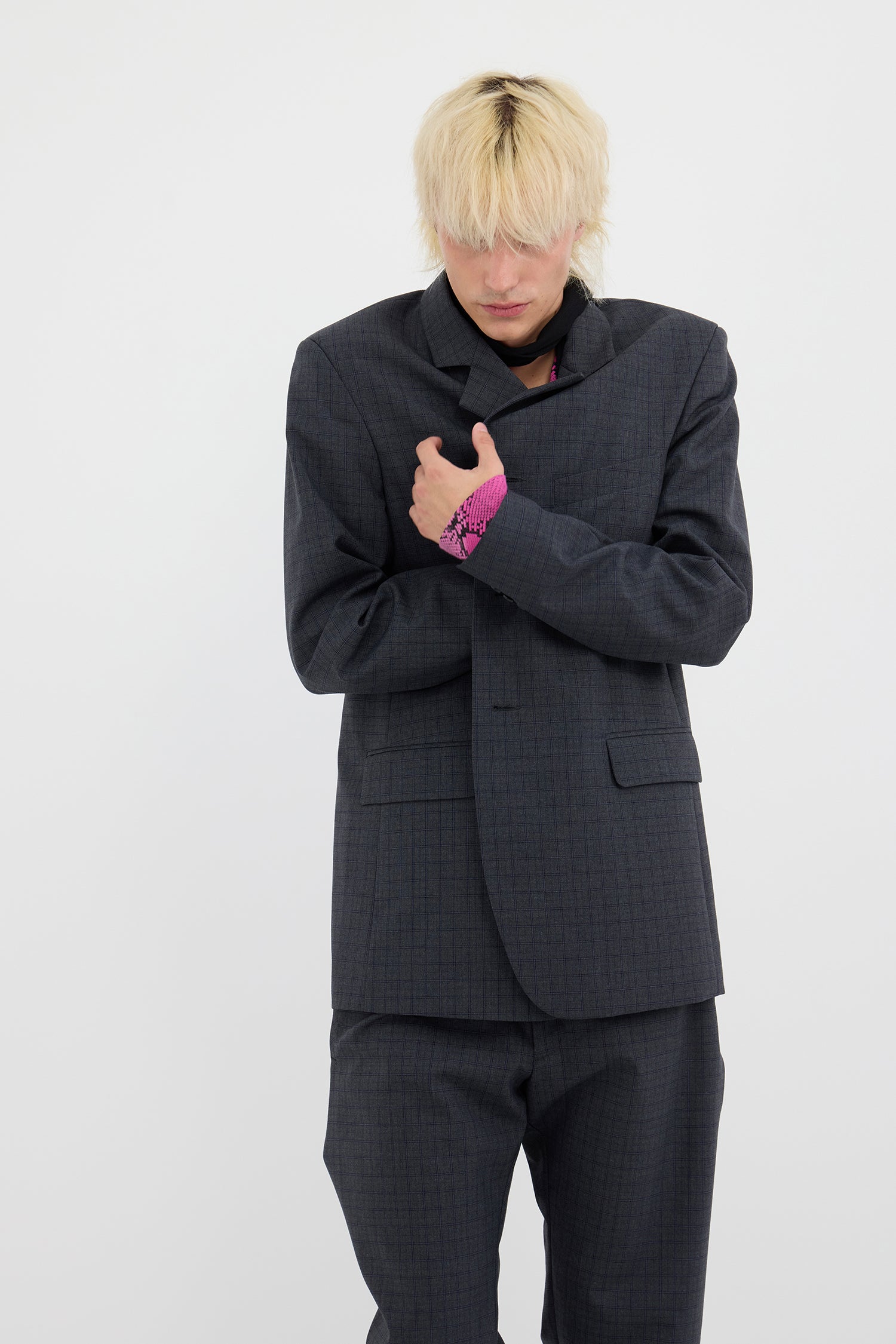 THE AUTEUR IN GRAYCHECK, AW26