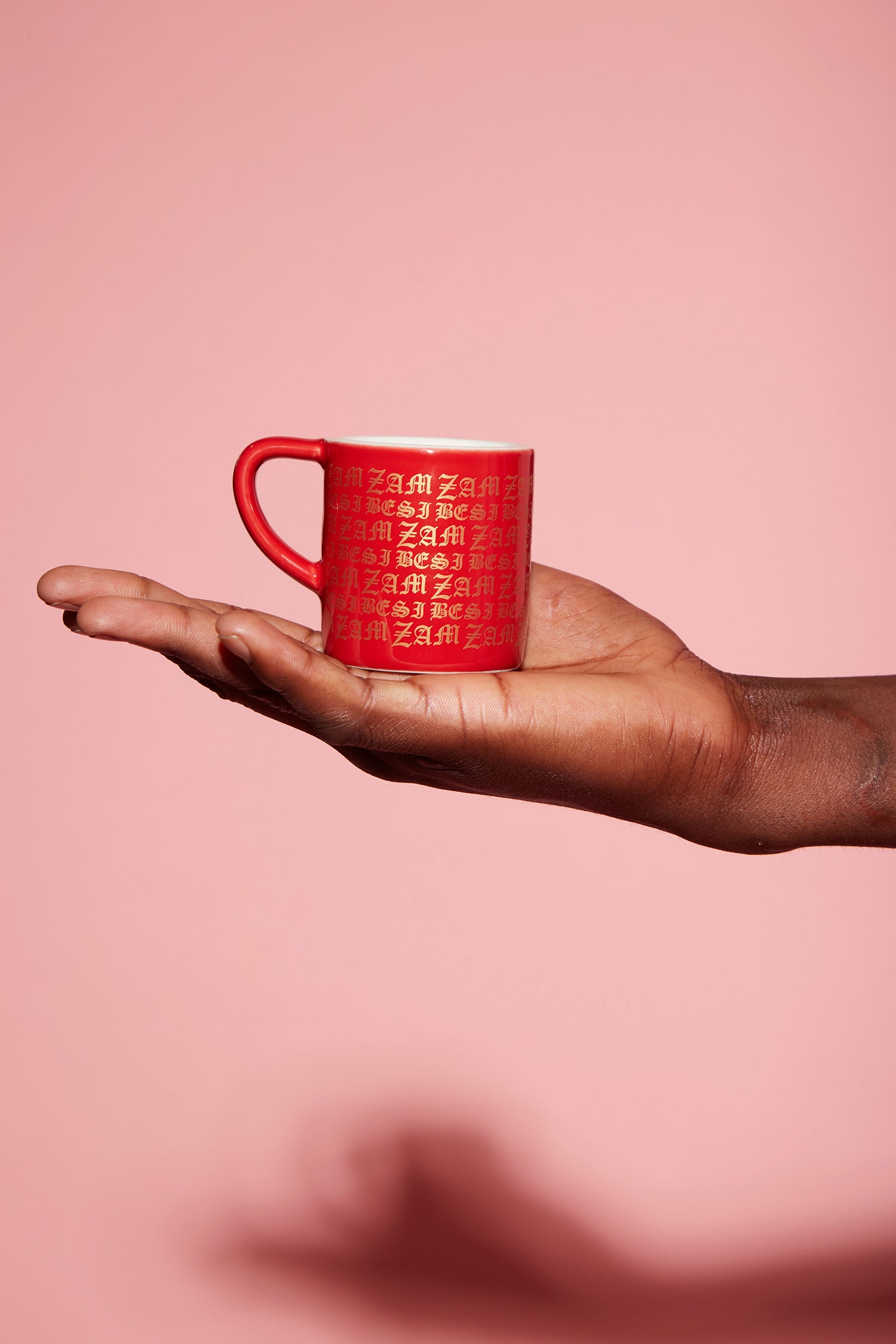 ESPRESSO CUP SET IN RED/GOLD SIGNATURE