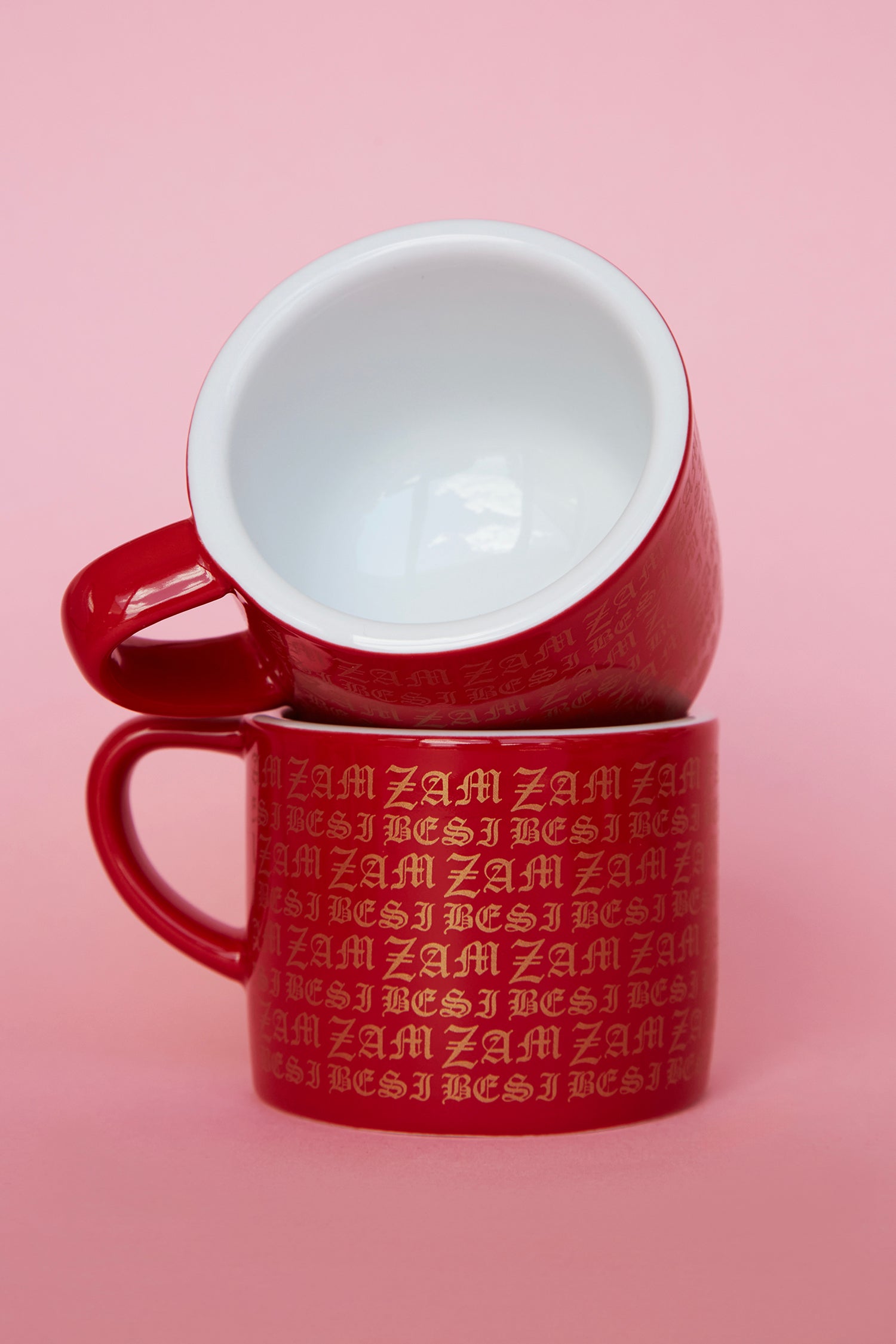 FLAT WHITE CUP SET IN RED/GOLD