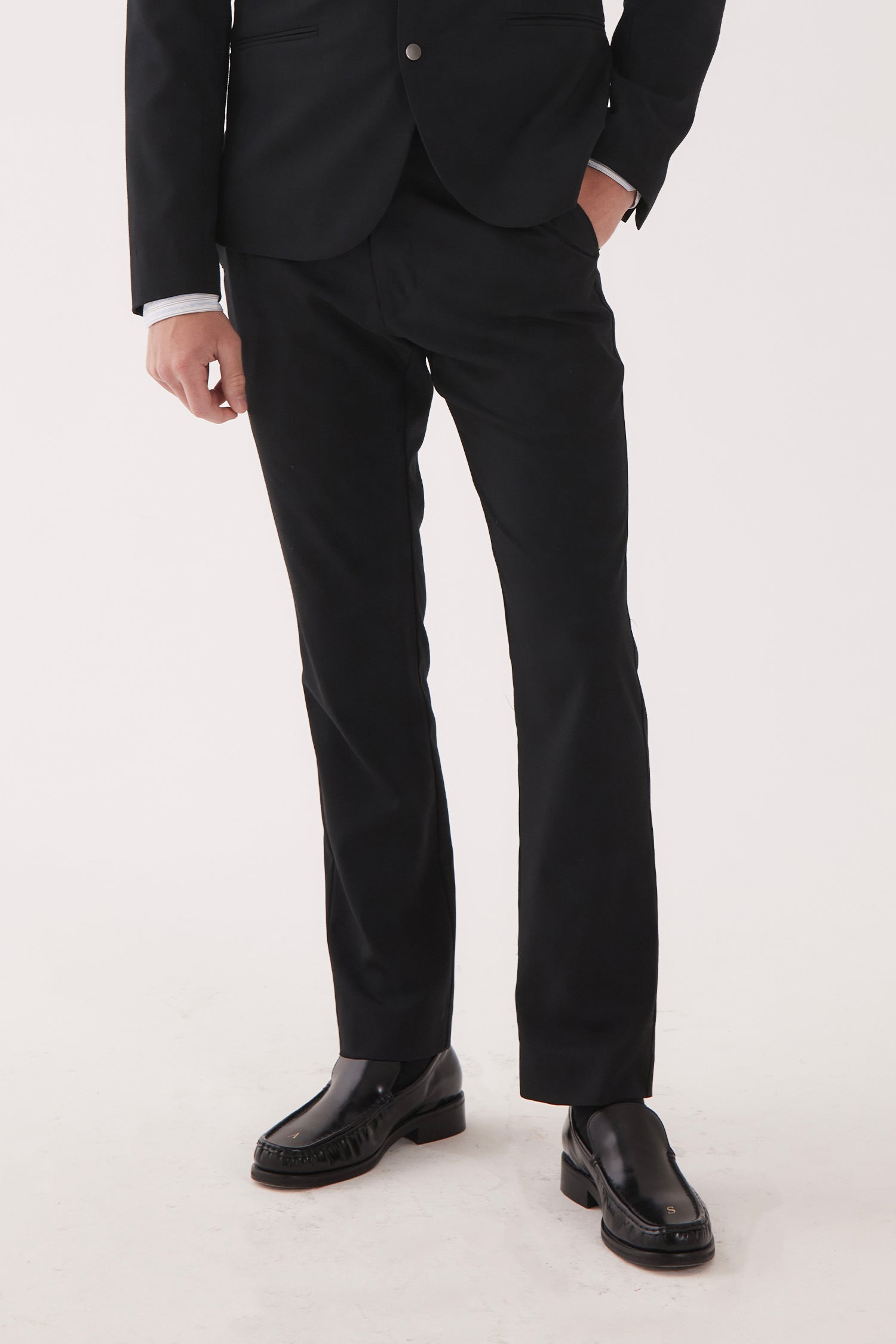 PROLOGUE IN SUITBLACK, S24