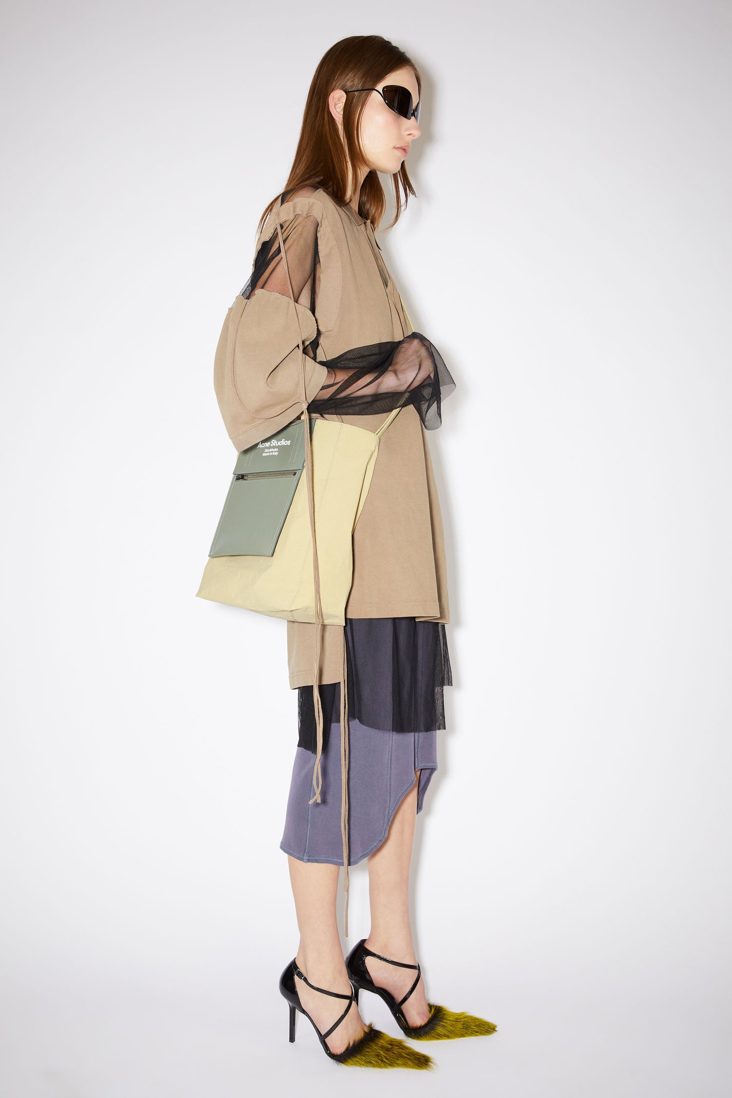 PAPERY NYLON TOTE BAG IN OLIVE GREEN/GREEN, FW22
