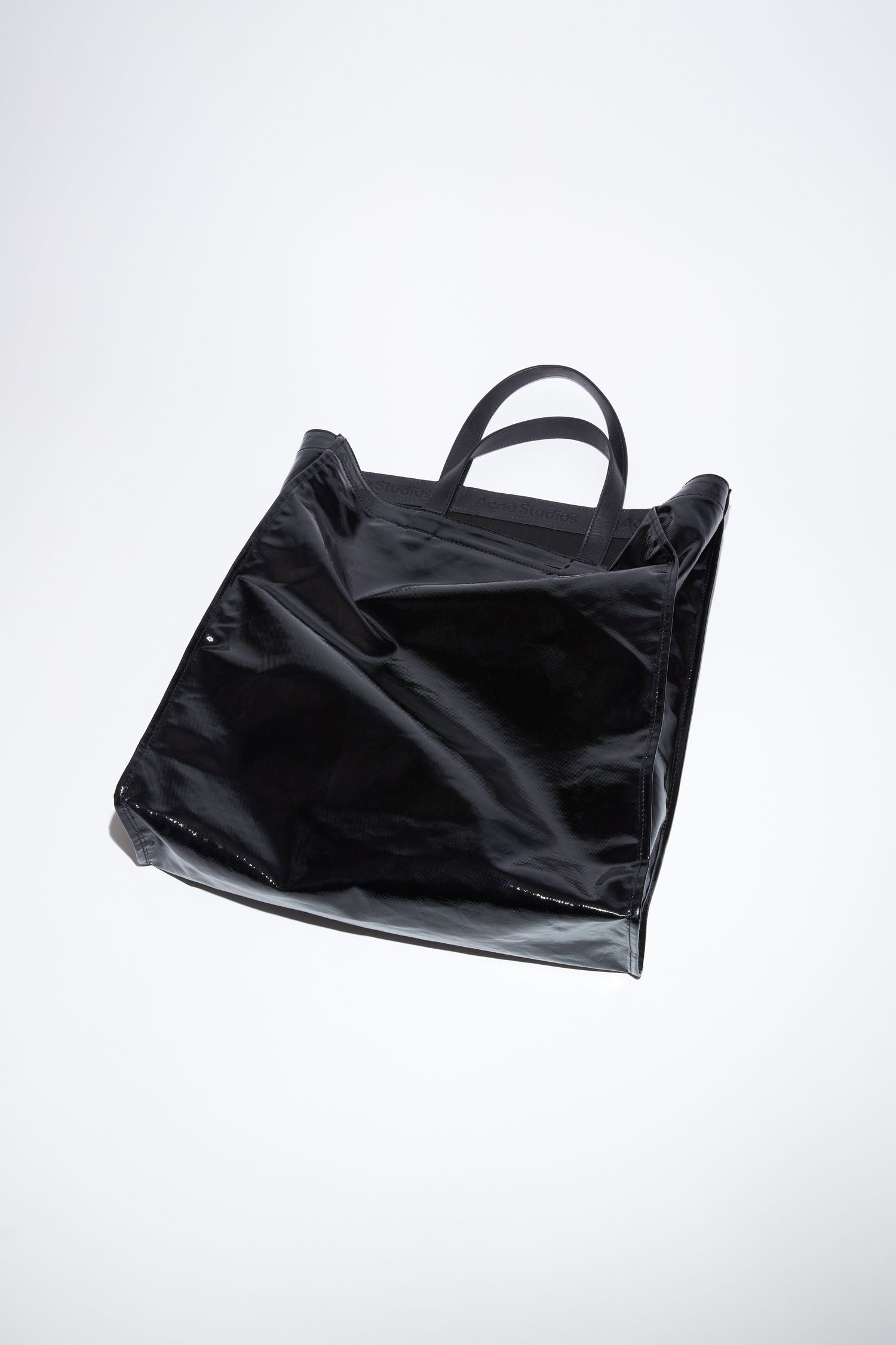 SHINY TOTE BAG IN BLACK, FW22