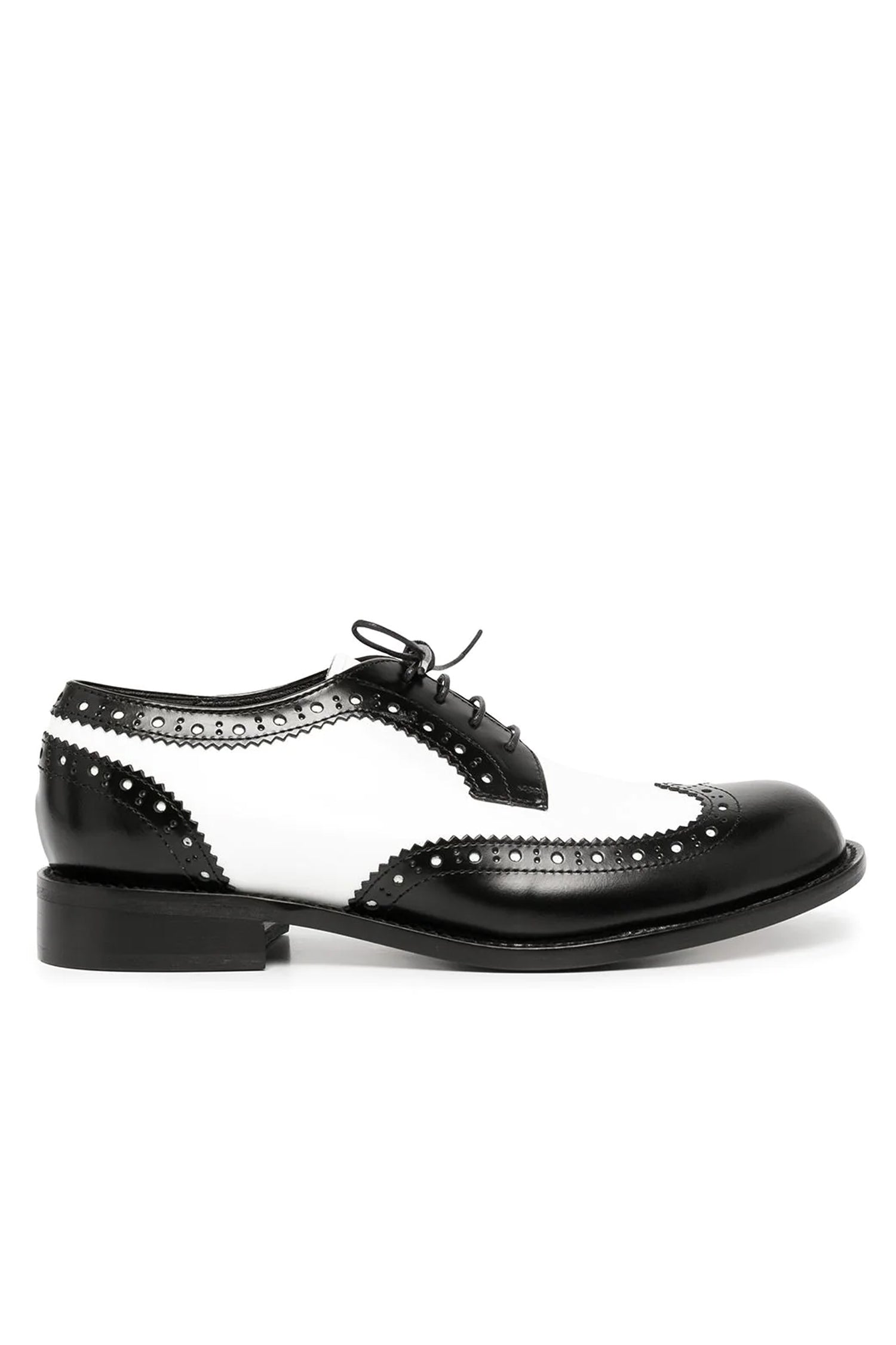 LACE UP BROGUES IN BLACK/WHITE, FW22