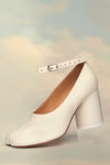 TABI PUMPS IN WHITE, SS23