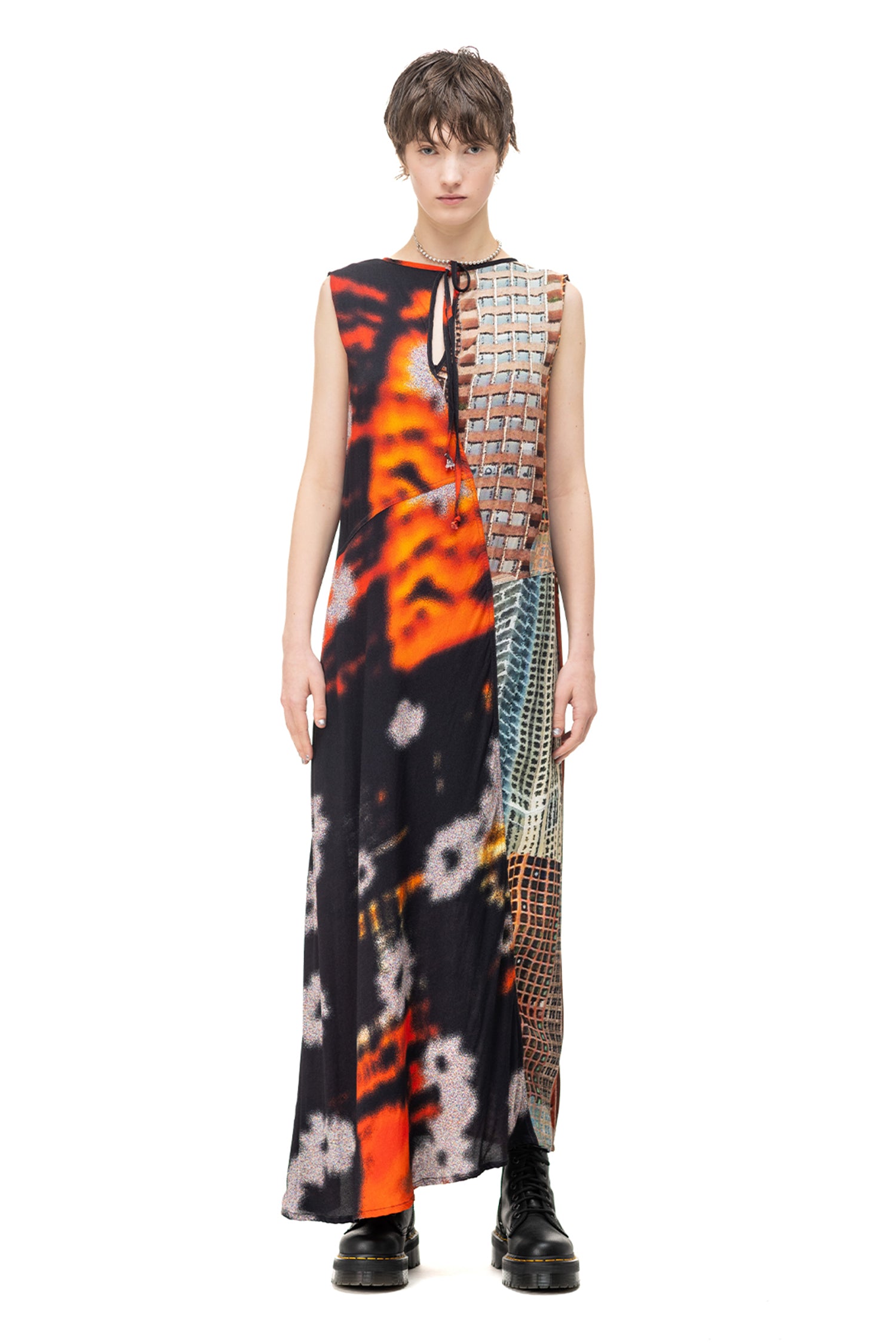 HIGH-LINE DRESS IN COSMO PRINT, S24