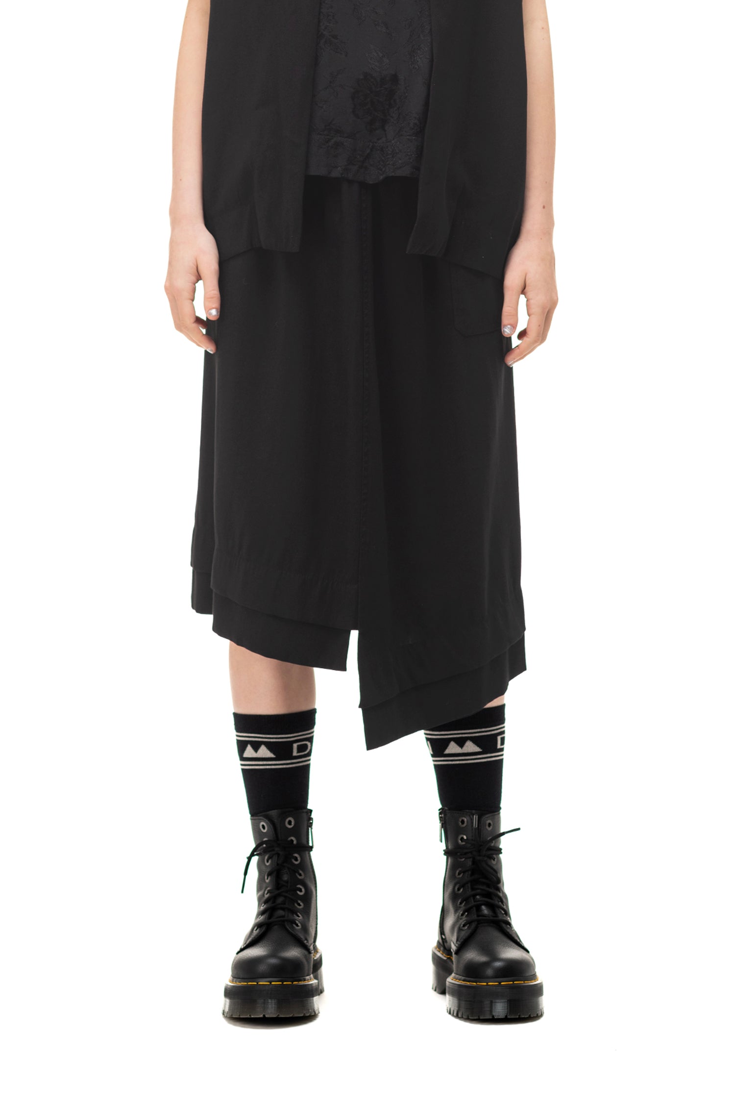SUBDIVISION SKIRT IN BLACK, S24