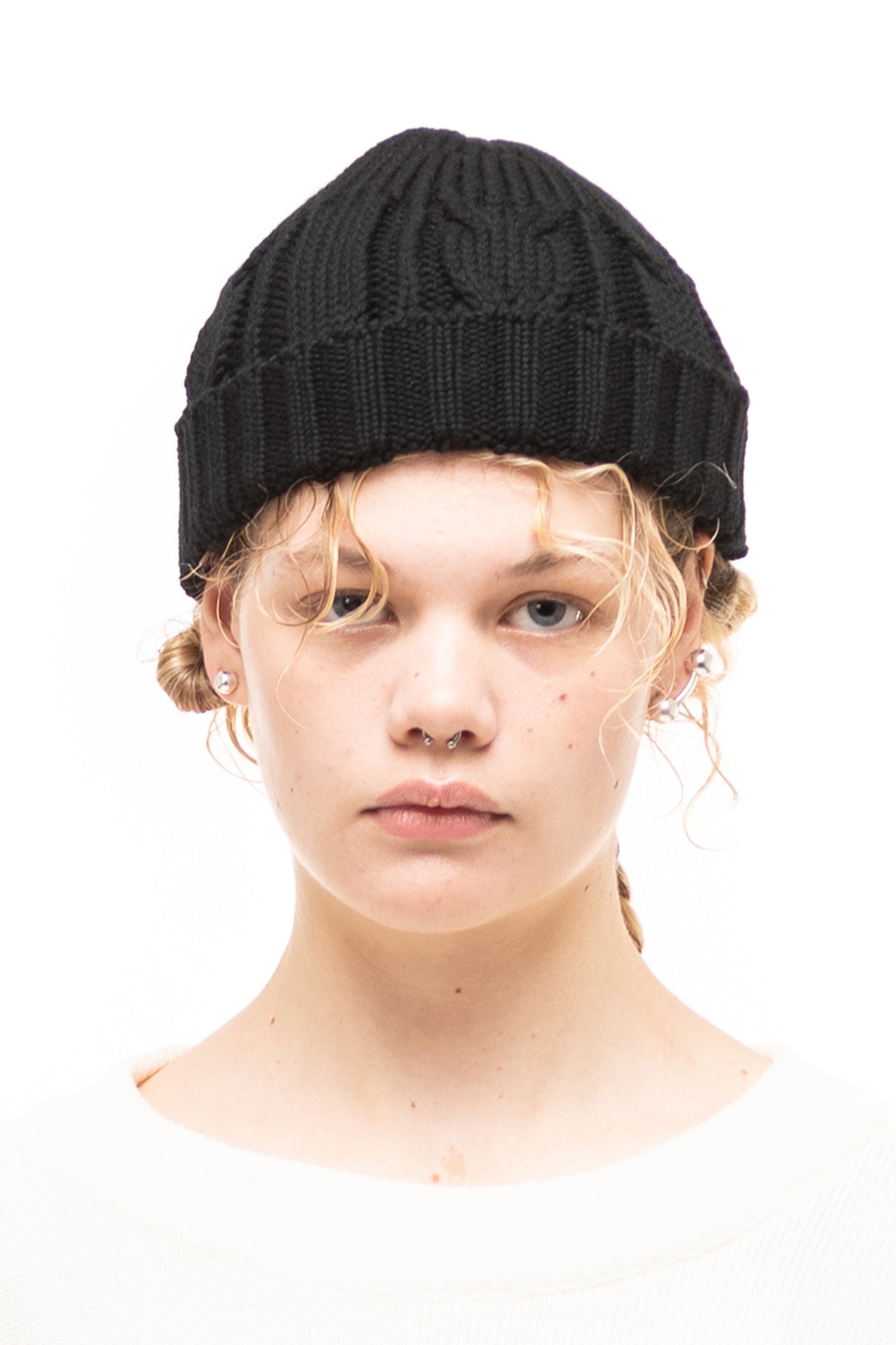 QUEEN BEANIE IN BLACK, W23