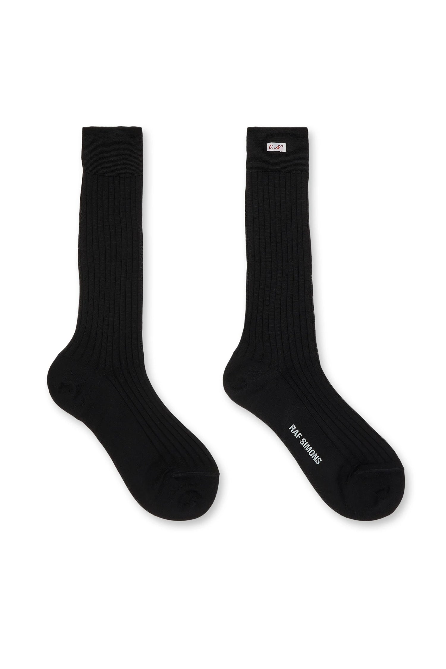 SOCKS WITH ARTISTS INITIALS LABEL,S22