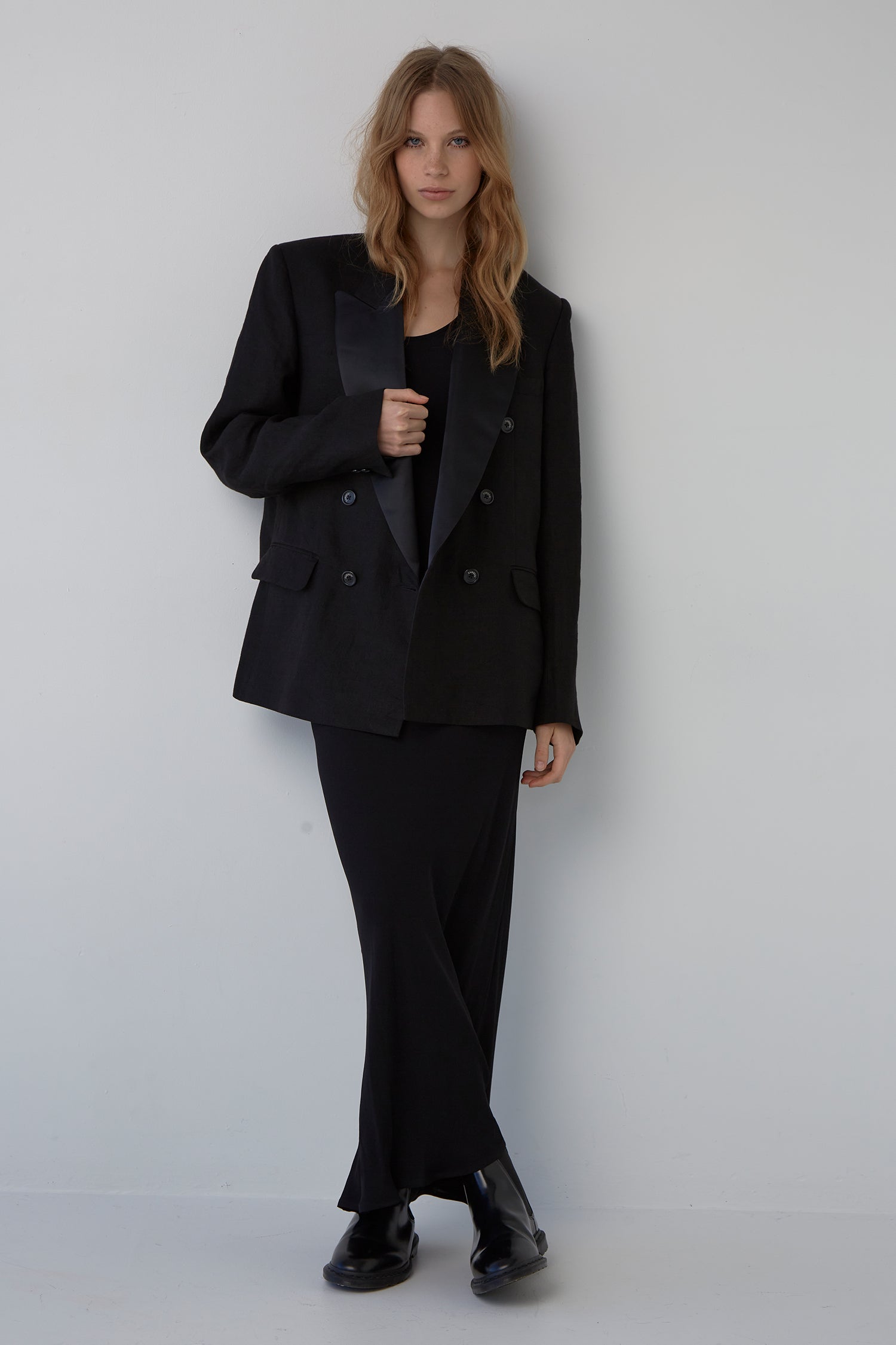 T-BAR GOWN IN OBSIDIAN, S24