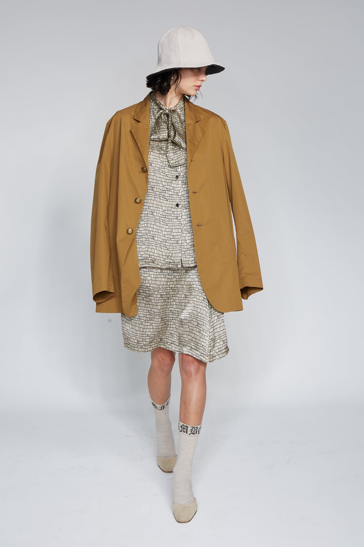 TWIGGY IN STRING, S23