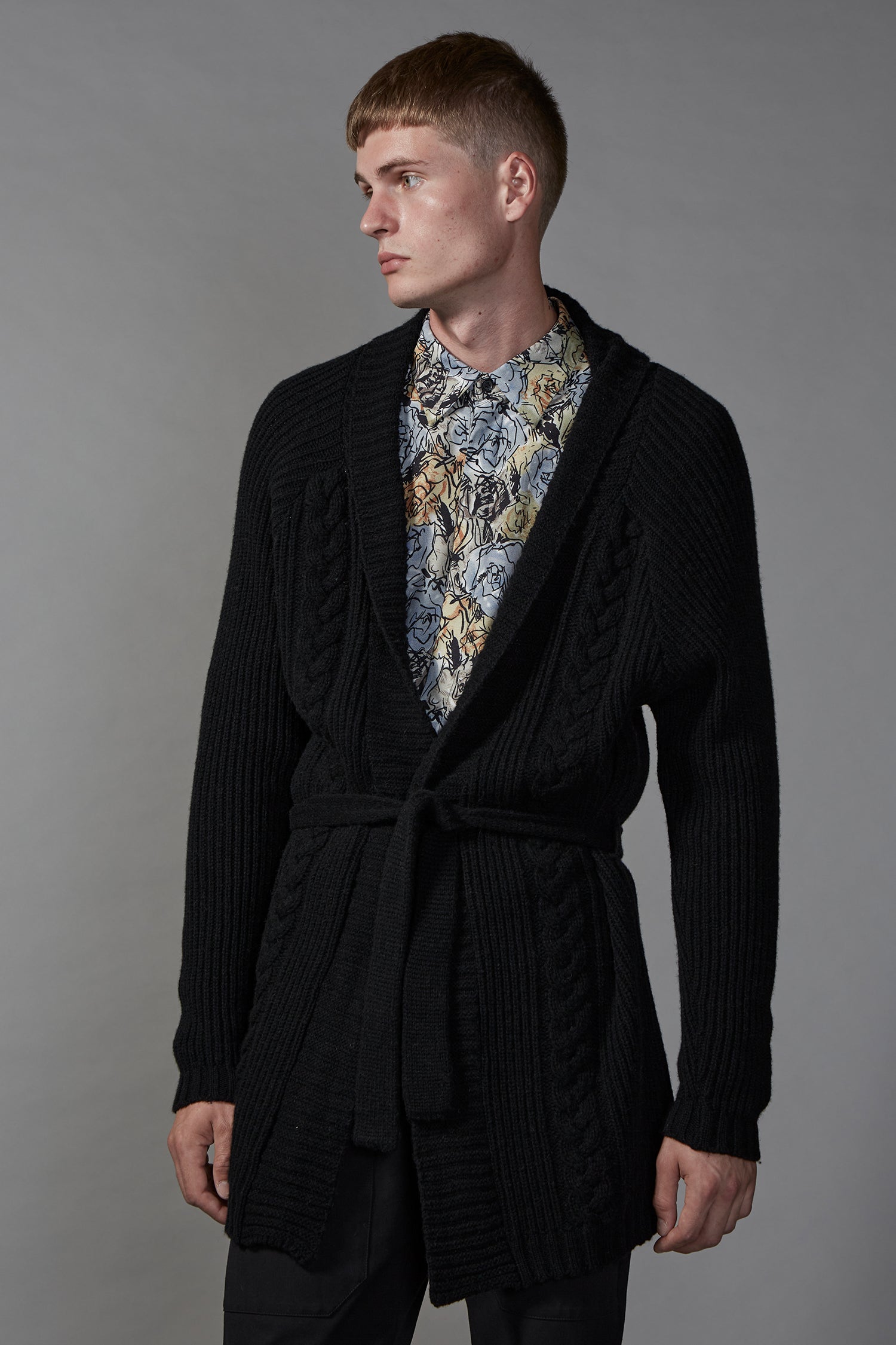 SHAWL CARDI IN PANTHER,W23